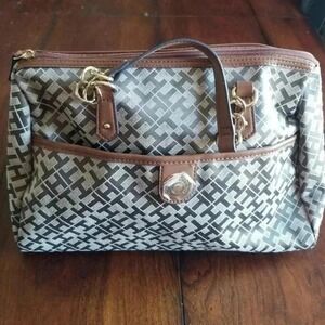 Tommy Hilfiger Women's Tote Brown Gold Chain Satchell Handbag New Without Tags